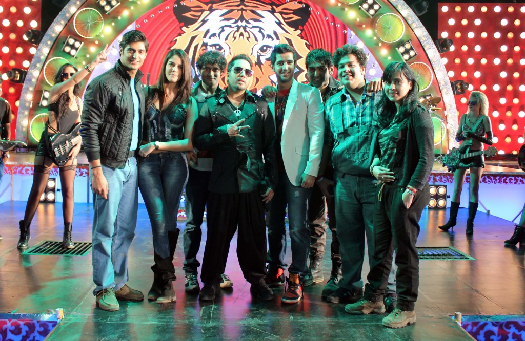Mika Singh rocks it with the ‘Purani Jeans’ team -3