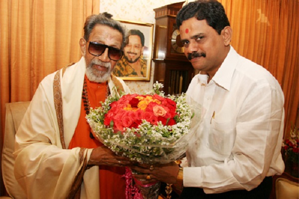 Rajan Vichare with Balasaheb Thackrey