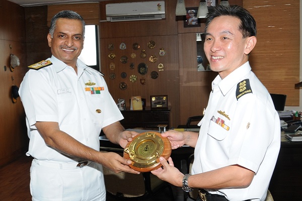 Brigadier Benedict Lim, Commandant Singaporean Command and Staff College (SCSC), called on Rear Admiral G Ashok Kumar, the Flag Officer Maharashtra and Gujarat Naval Area. Crests were exchanged with the delegation.  